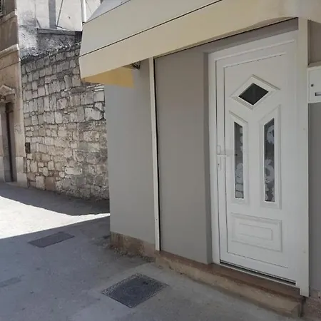 Pensionat Ivana With Private Bathroom - Center Of *