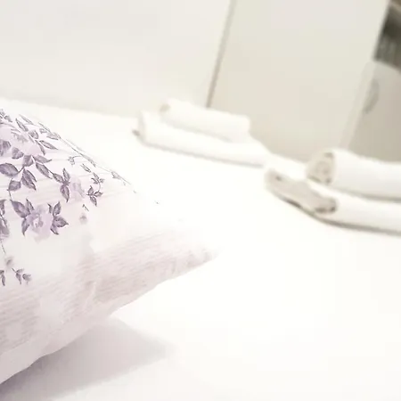 Ivana With Private Bathroom - Center Of