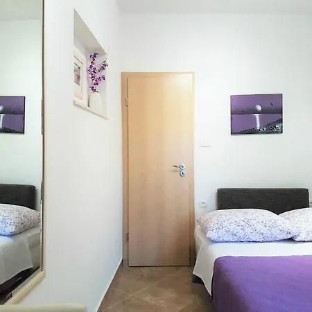 ゲストハウス Ivana With Private Bathroom - Center Of 3*