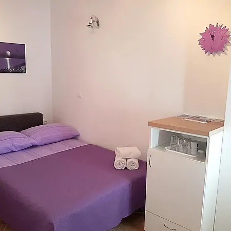 Ivana With Private Bathroom - Center Of 게스트하우스 *